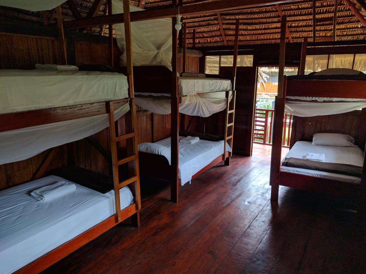 Green Forest Ecolodge Puerto Montufar Buitenkant foto
