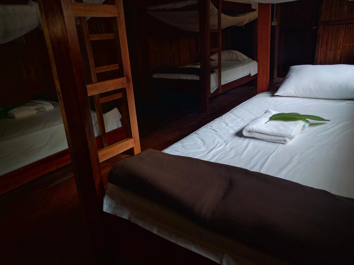Green Forest Ecolodge Puerto Montufar Buitenkant foto