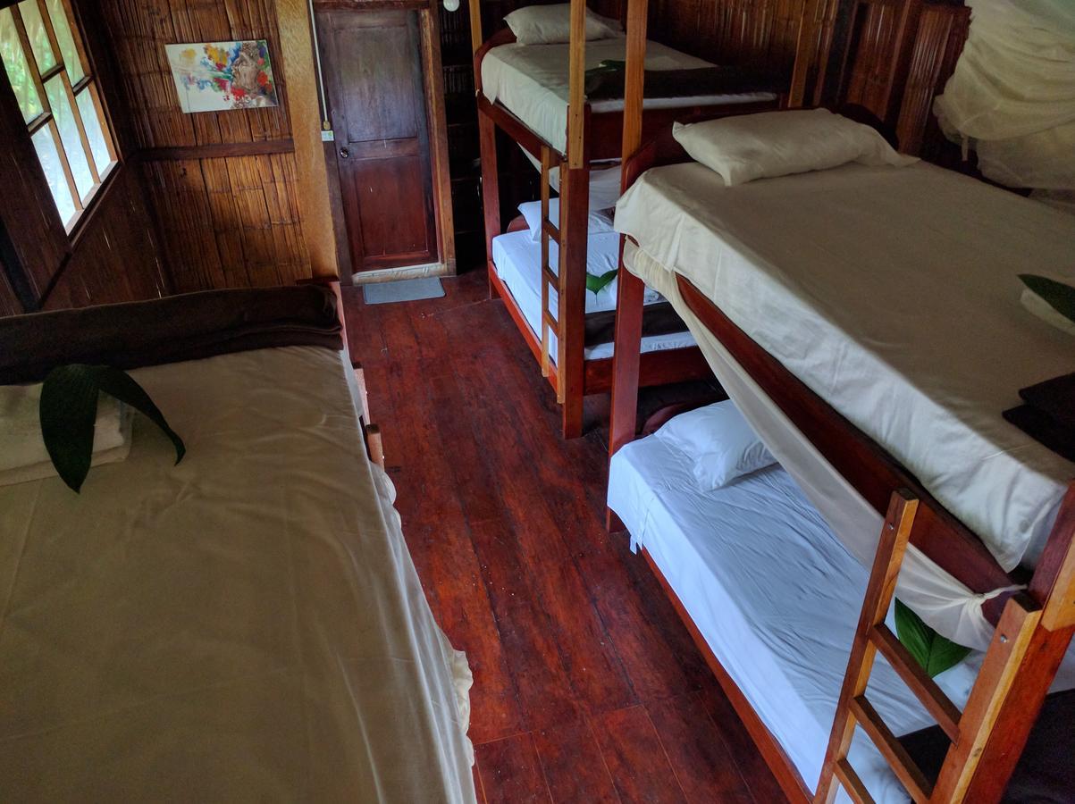 Green Forest Ecolodge Puerto Montufar Buitenkant foto